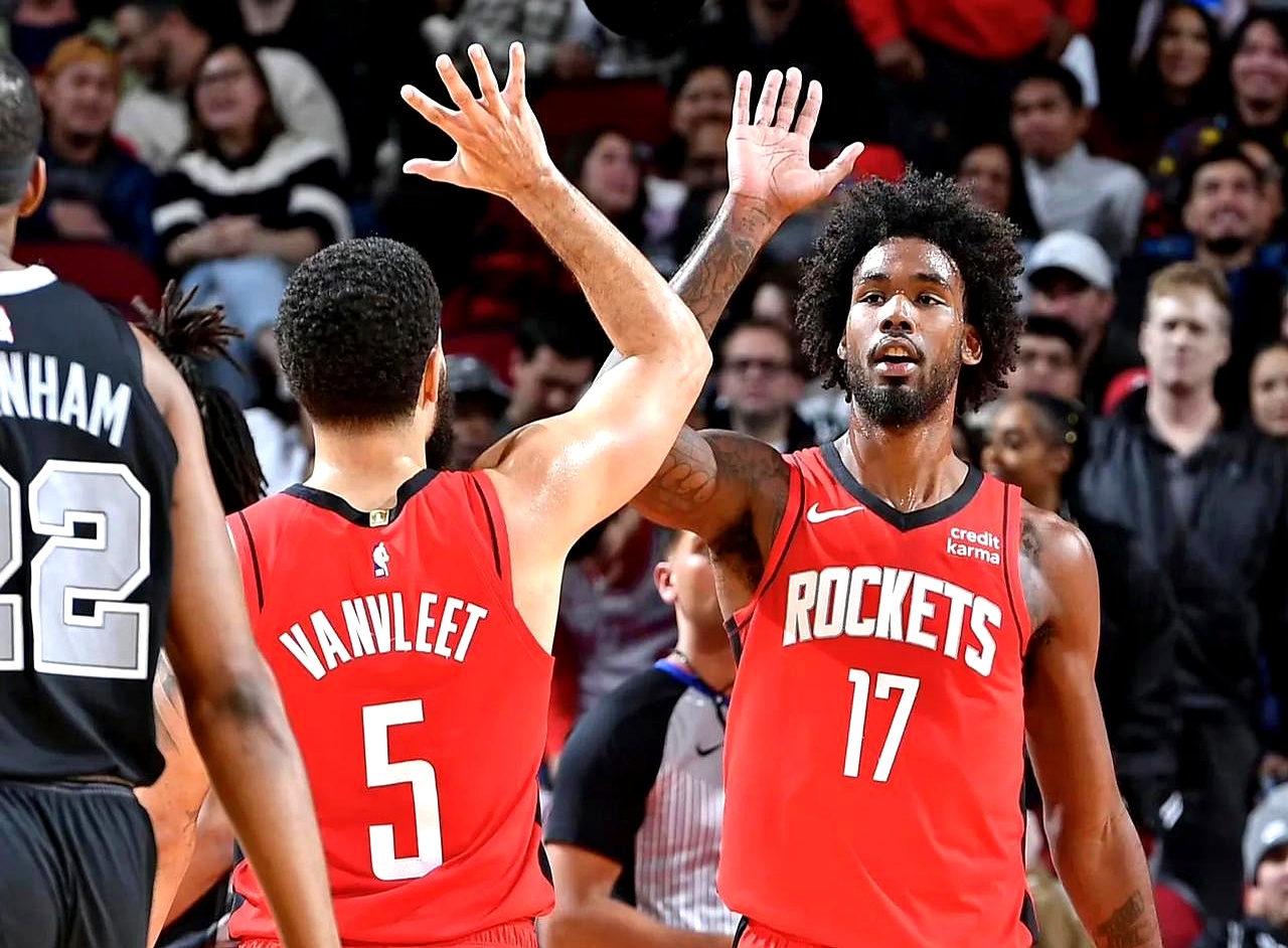 NBA杯西部淘汰赛伤病：SGA、多尔特和卡鲁索复出，布克存疑（NBA季中锦标赛西部淘汰赛伤情更新：SGA、多尔特、卡鲁索回归，布克出战存疑）