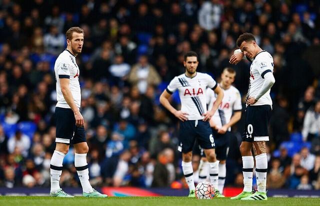 76场比赛10个帽子戏法，凯恩帽子戏法数来到德甲历史第五（凯恩76战收获10次帽子戏法，升至德甲历史帽子戏法榜第5）