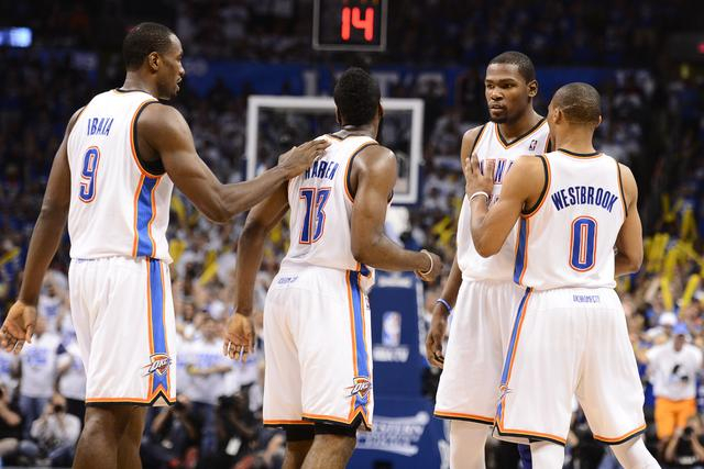 足球中超前锋获月最佳，进球效率惊人（中超锋霸当选月度最佳，破门效率爆表）