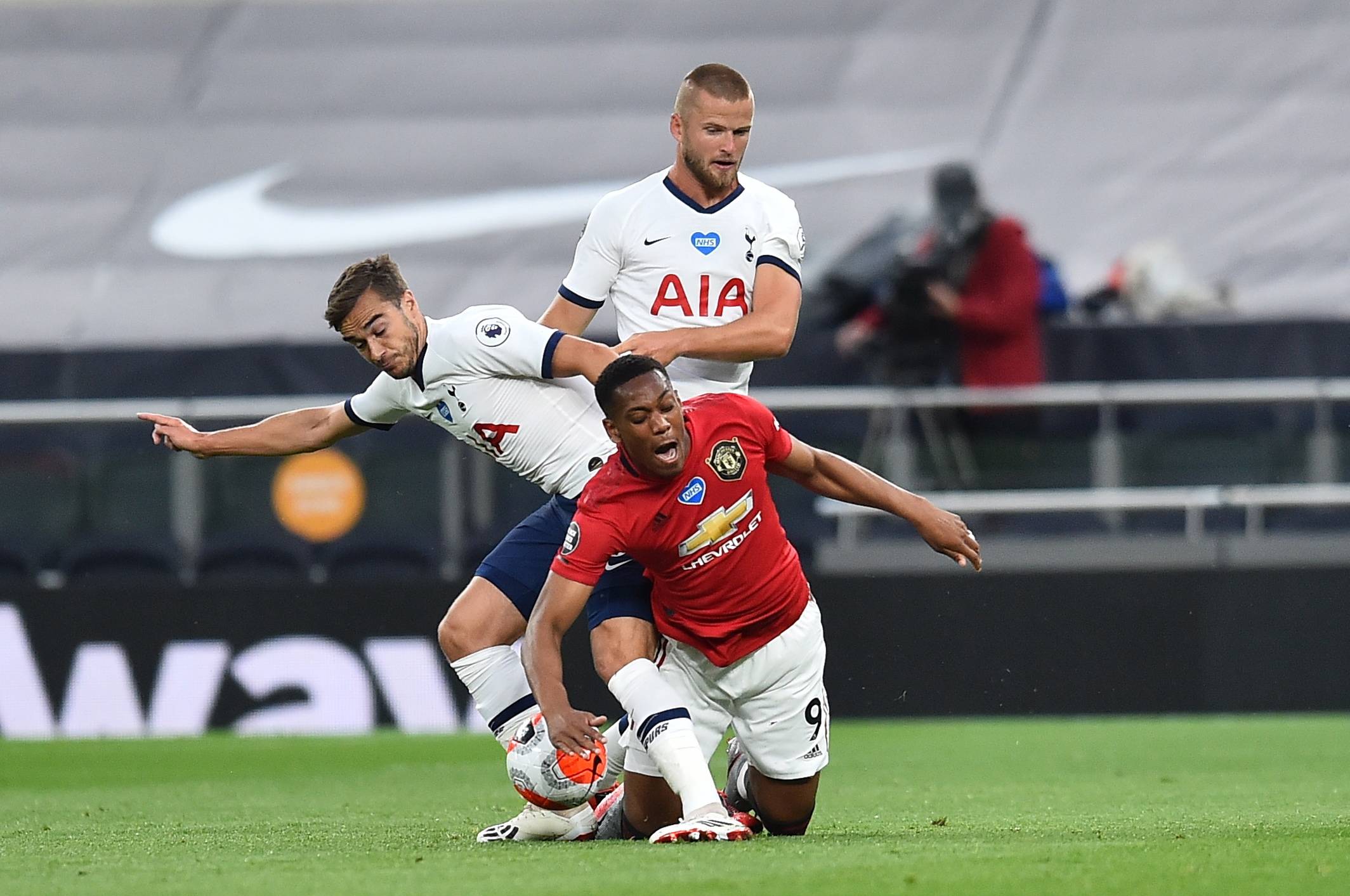 回顾林加德首尔生涯：大英帝星多面人生，32岁仍期待涅槃（回望林加德首尔岁月：昔日英伦新星多重身份，32岁仍盼重生）