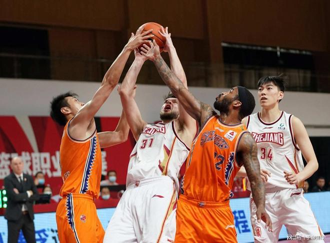 德天空：美因茨考虑引进佐野海舟的弟弟佐野航大（德天空：美因茨有意签下佐野航大，佐野海舟之弟）