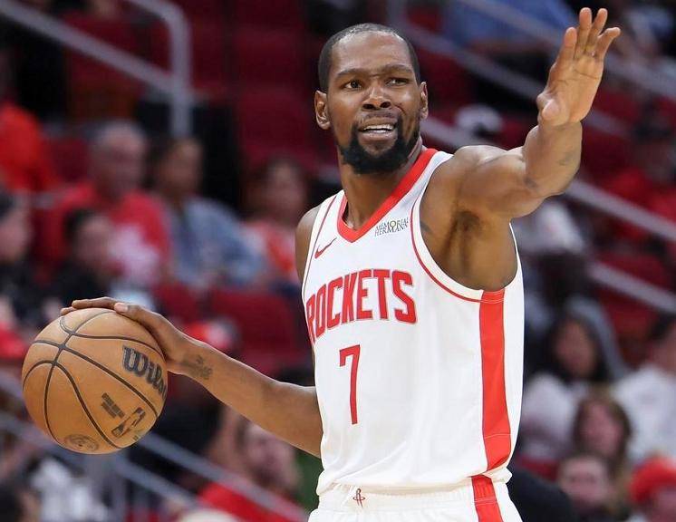 组图：CBA俱乐部杯广厦击败天津 塔克飞身暴扣（组图：CBA俱乐部杯广厦力克天津 塔克腾空劈扣）