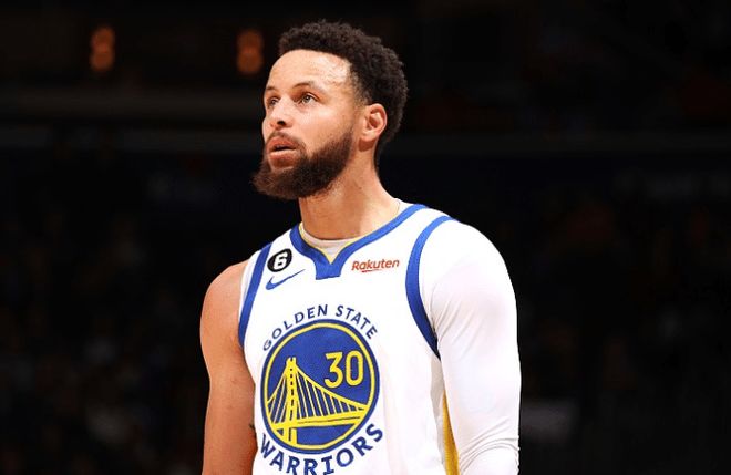 布尼达为何没首发？阿贾克斯主帅：他训练迟到了（阿贾克斯主帅解释布尼达未首发：因训练迟到）