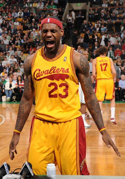 90分钟被绝平！亚洲冠军太水了，2轮1分沦为垫底，2大黑马排前二（第90分钟遭绝平！亚洲冠军状态低迷，两轮仅1分垫底，两大黑马领跑前二）