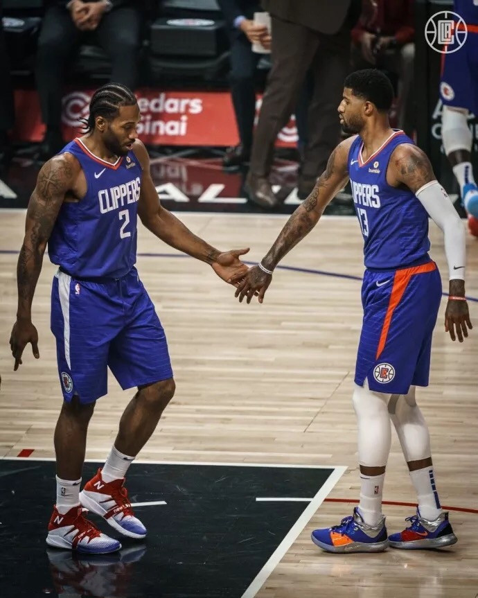 邮报：布莱顿追逐皇马前锋贡萨洛，利兹联和桑德兰也有意（邮报：布莱顿有意皇马前锋贡萨洛，利兹联与桑德兰同样感兴趣）