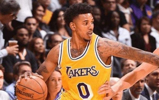 斯洛特：我没说过不会找萨拉赫谈；近三场联赛我们已经有改变（斯洛特：从未说不会和萨拉赫谈，近三轮联赛已做出调整）