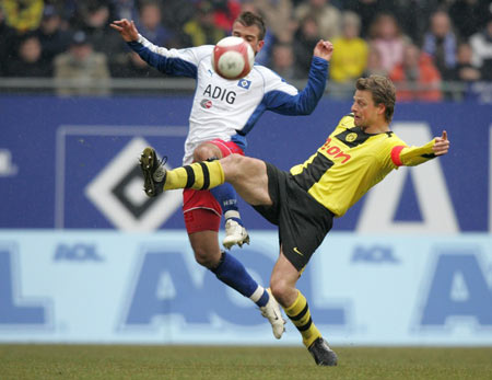 意媒：佩莱格里尼在训练中疑似肌肉受伤，若确诊将伤缺数周（意媒：佩莱格里尼训练时疑似肌肉受伤，确诊或将缺阵数周）