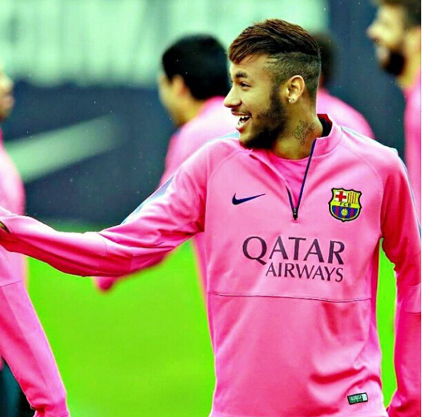 足球队员饮食与恢复计划（足球运动员营养与康复方案）