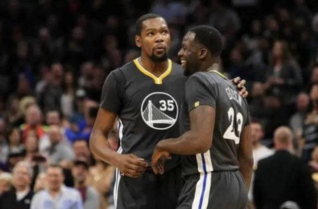 德天空：利物浦、曼城等豪门盯上迪奥曼德，莱比锡标价超1亿欧（德天空：利物浦、曼城等豪门有意迪奥曼德，莱比锡要价逾1亿欧元）