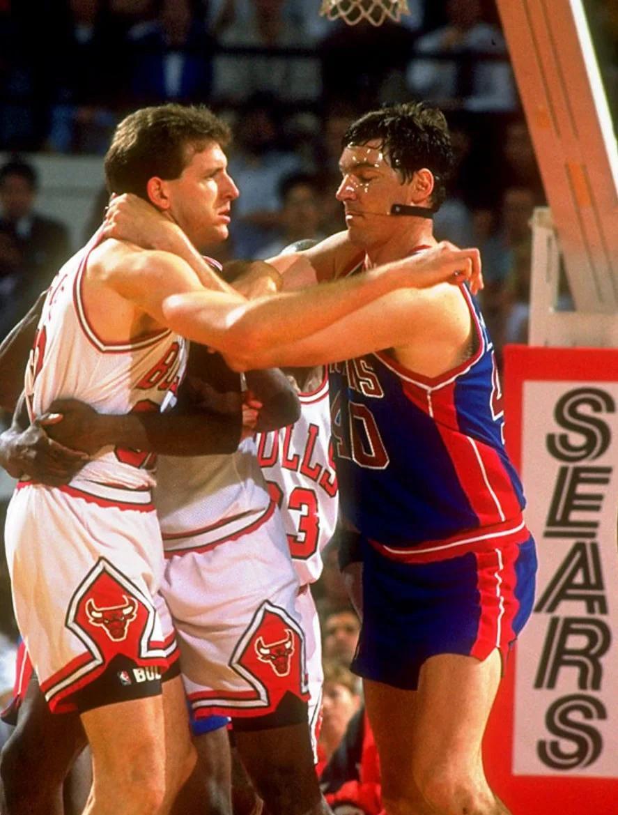 米体预测米兰德比首发：劳塔罗PK莱奥，拉比奥回归（米体预测米兰德比首发：莱奥对决劳塔罗，拉比奥复出）