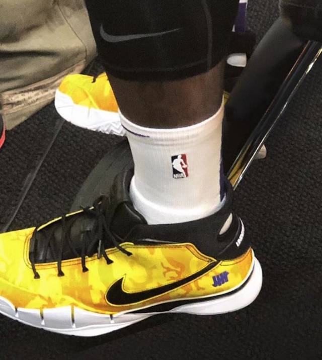 曼城德布劳内助攻斯特林破门（德布劳内送助攻 斯特林为曼城建功）