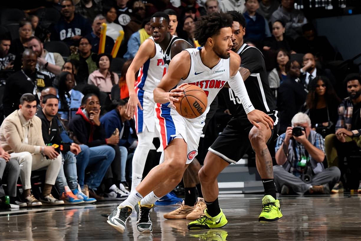 巴萨0-3不敌切尔西，弗里克执教生涯首次在欧冠被零封（切尔西3-0完胜巴萨，弗里克欧冠执教生涯首遭零封）