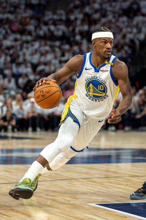 劳塔罗国米生涯欧冠62次出场并列队史第二，仅次于萨内蒂（劳塔罗欧冠为国米出场62次，追平队史第二，仅逊萨内蒂）