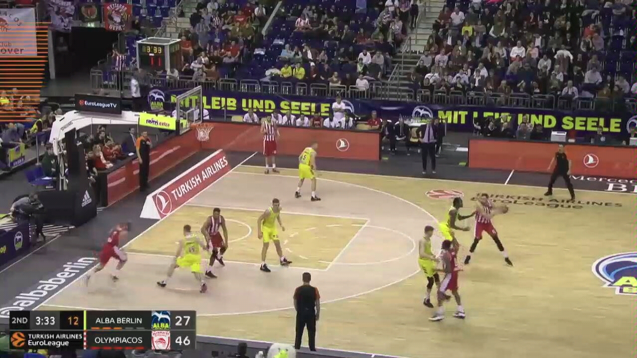 外线能投！马内克半场10中5&三分6中3拿到13分6板 正负值+21（外线准星在线！马内克半场13分6板，投篮10中5、三分6中3，正负值+21）