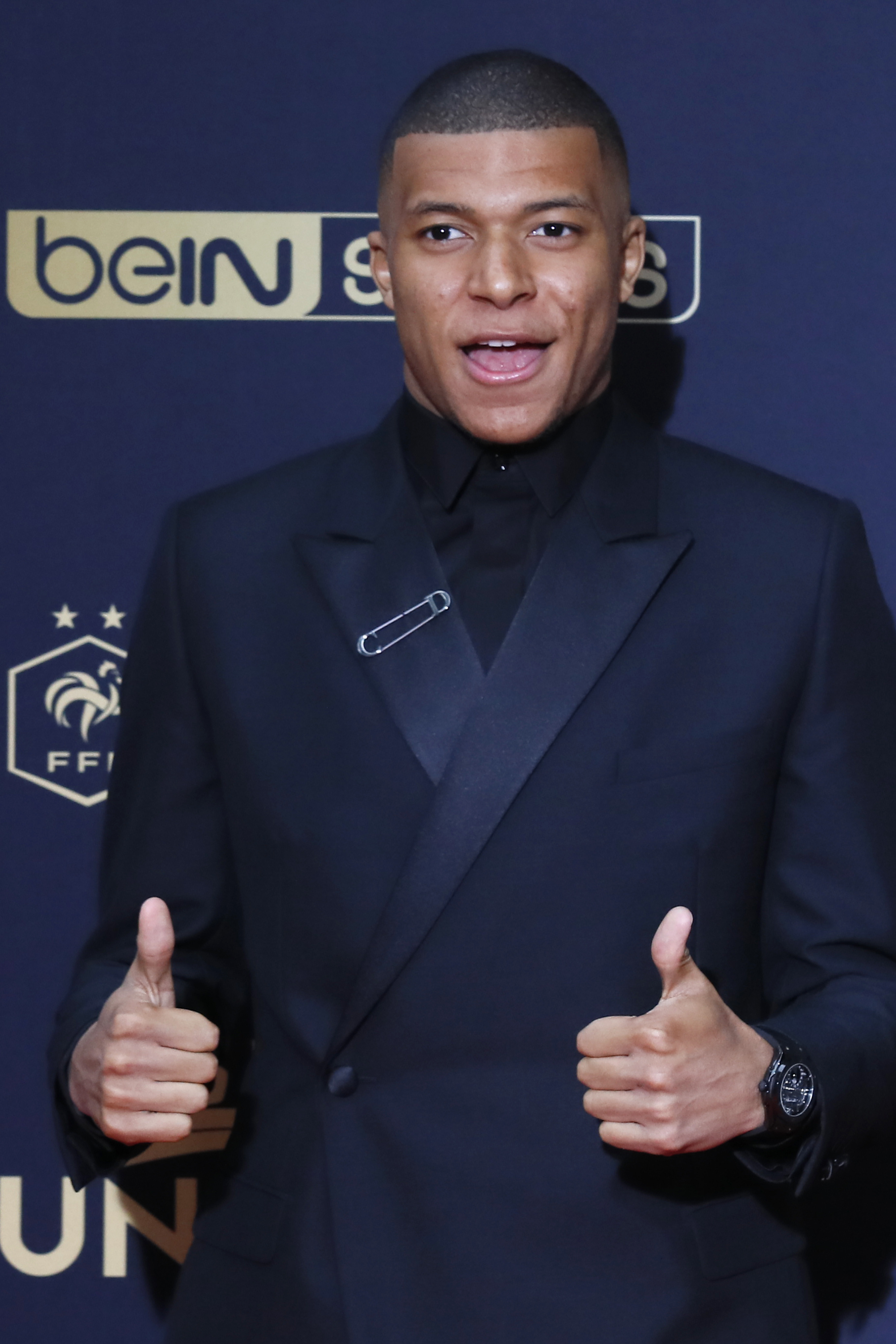 意甲第12轮裁判安排：西蒙尼-索扎执法米兰德比（意甲第12轮裁判公布：米兰德比由西蒙尼-索扎主哨）