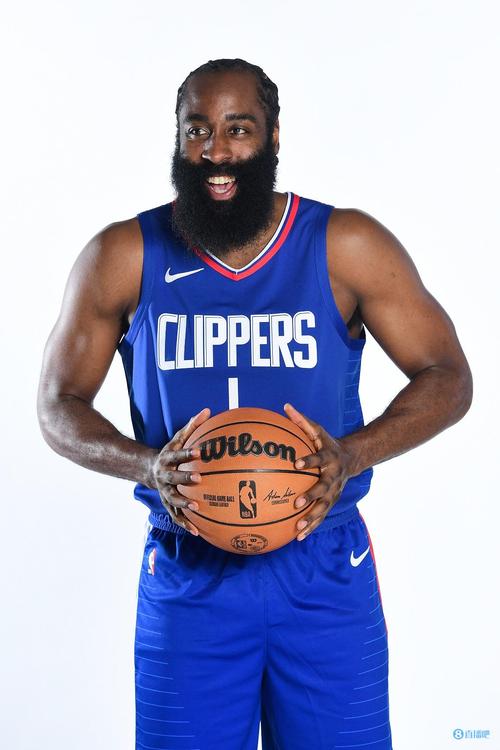 利物浦主场力擒最黑升班马桑德兰，无萨拉赫后发挥出色，全取3分。（利物浦安菲尔德击退升班黑马桑德兰，缺萨拉赫仍强势全取三分）