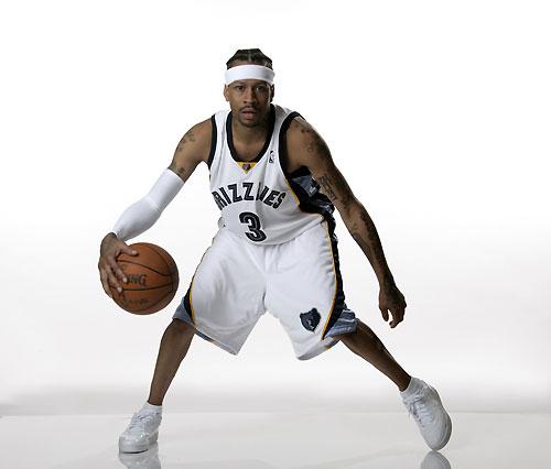 西甲前瞻：塞维利亚多人缺席铁卫因伤落泪，奥维耶多5场球荒（西甲前瞻：塞维利亚伤兵满营铁卫伤退落泪，奥维耶多陷入五场进球荒）