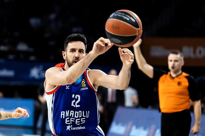 曼奇尼谈带伤比赛：除非把我腿弄断，否则别想让我离场（曼奇尼谈伤中坚持：非断腿不下场）